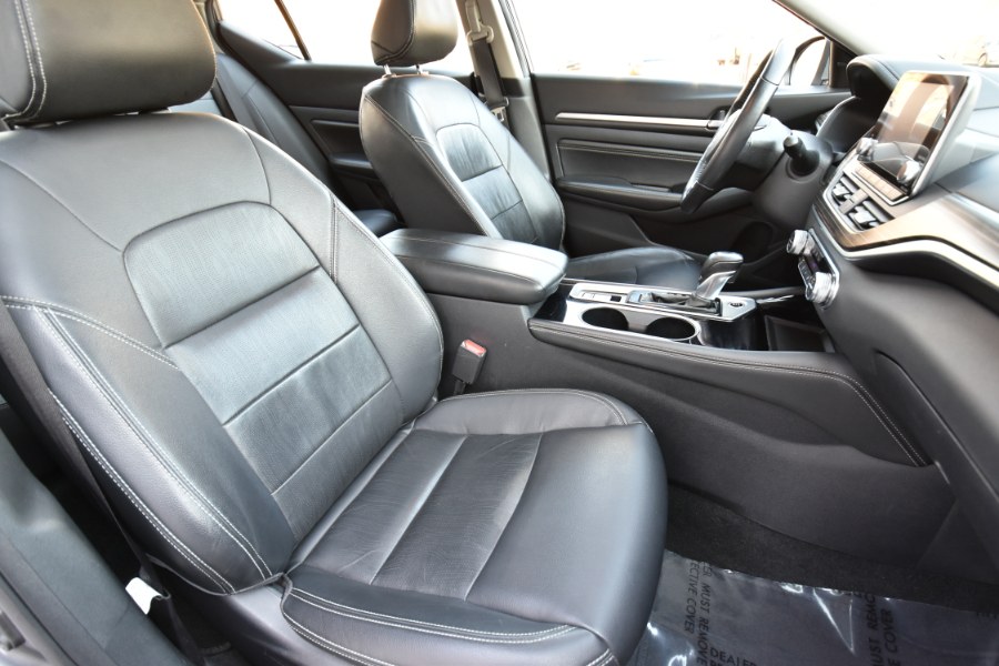 2020 Nissan Altima 2.5 SL Sedan, available for sale in Waterbury, Connecticut | Highline Car Connection. Waterbury, Connecticut 2020 Nissan Altima 2.5 SL Sedan, available for sale in Waterbury, Connecticut | Highline Car Connection. Waterbury, Connecticut