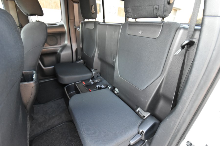 Used Toyota Tacoma SR5 Access Cab 6'' Bed V6 4x4 AT 2018 | Highline Car Connection. Waterbury, Connecticut Used Toyota Tacoma SR5 Access Cab 6'' Bed V6 4x4 AT 2018 | Highline Car Connection. Waterbury, Connecticut