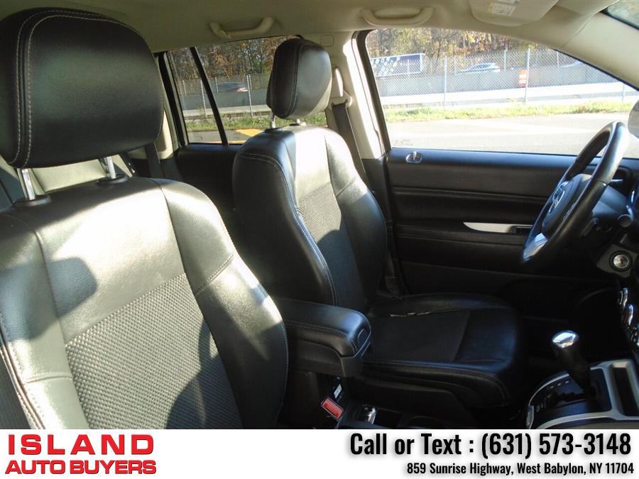 Used Jeep Compass Latitude 4x4 4dr SUV 2017 | Island Auto Buyers. West Babylon, New York Used Jeep Compass Latitude 4x4 4dr SUV 2017 | Island Auto Buyers. West Babylon, New York