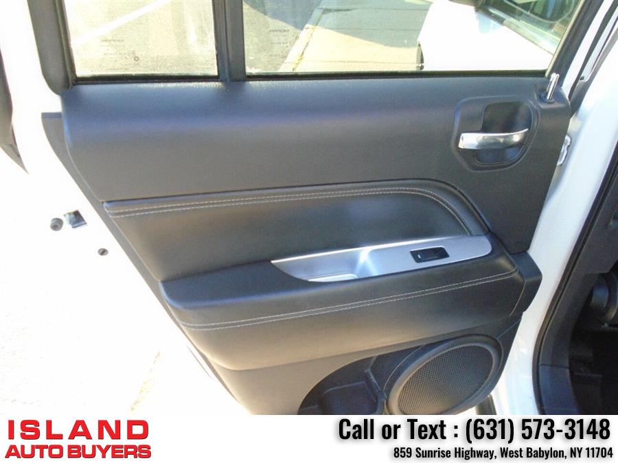 Used Jeep Compass Latitude 4x4 4dr SUV 2017 | Island Auto Buyers. West Babylon, New York Used Jeep Compass Latitude 4x4 4dr SUV 2017 | Island Auto Buyers. West Babylon, New York