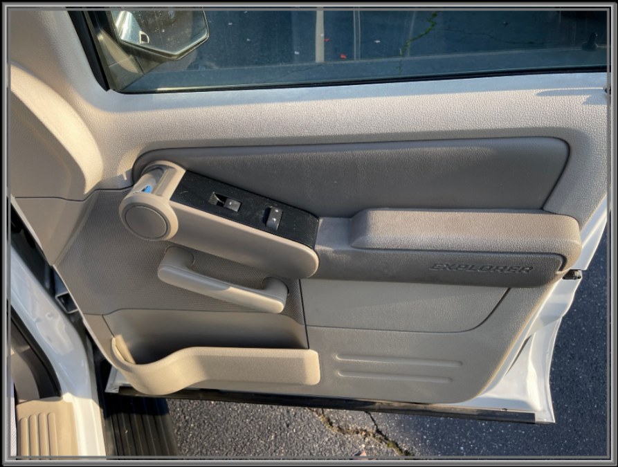 2006 Ford Explorer 4dr 114" WB 4.0L XLT 4WD, available for sale in Huntington Station, New York | My Auto Inc.. Huntington Station, New York 2006 Ford Explorer 4dr 114" WB 4.0L XLT 4WD, available for sale in Huntington Station, New York | My Auto Inc.. Huntington Station, New York