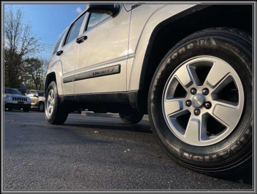 2012 Jeep Liberty 4WD 4dr Sport Latitude, available for sale in Huntington Station, New York | My Auto Inc.. Huntington Station, New York 2012 Jeep Liberty 4WD 4dr Sport Latitude, available for sale in Huntington Station, New York | My Auto Inc.. Huntington Station, New York