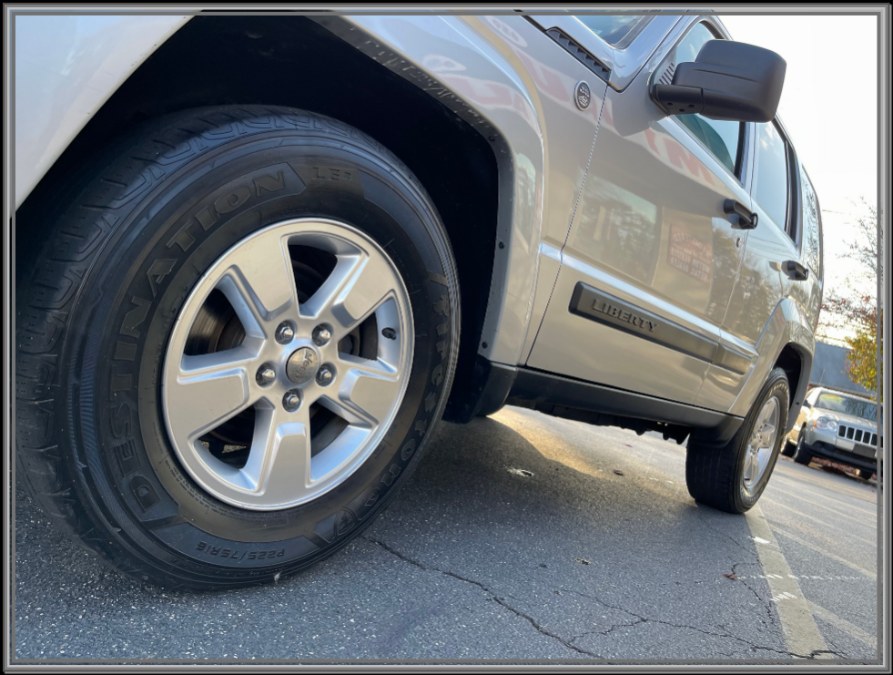 2012 Jeep Liberty 4WD 4dr Sport Latitude, available for sale in Huntington Station, New York | My Auto Inc.. Huntington Station, New York 2012 Jeep Liberty 4WD 4dr Sport Latitude, available for sale in Huntington Station, New York | My Auto Inc.. Huntington Station, New York