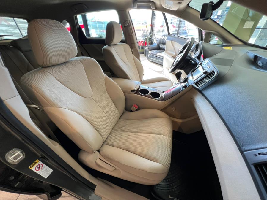 2013 Toyota Venza 4dr Wgn I4 AWD LE (Natl), available for sale in West Hartford, Connecticut | AutoMax. West Hartford, Connecticut 2013 Toyota Venza 4dr Wgn I4 AWD LE (Natl), available for sale in West Hartford, Connecticut | AutoMax. West Hartford, Connecticut