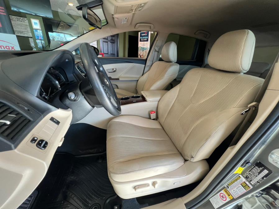 2013 Toyota Venza 4dr Wgn I4 AWD LE (Natl), available for sale in West Hartford, Connecticut | AutoMax. West Hartford, Connecticut 2013 Toyota Venza 4dr Wgn I4 AWD LE (Natl), available for sale in West Hartford, Connecticut | AutoMax. West Hartford, Connecticut