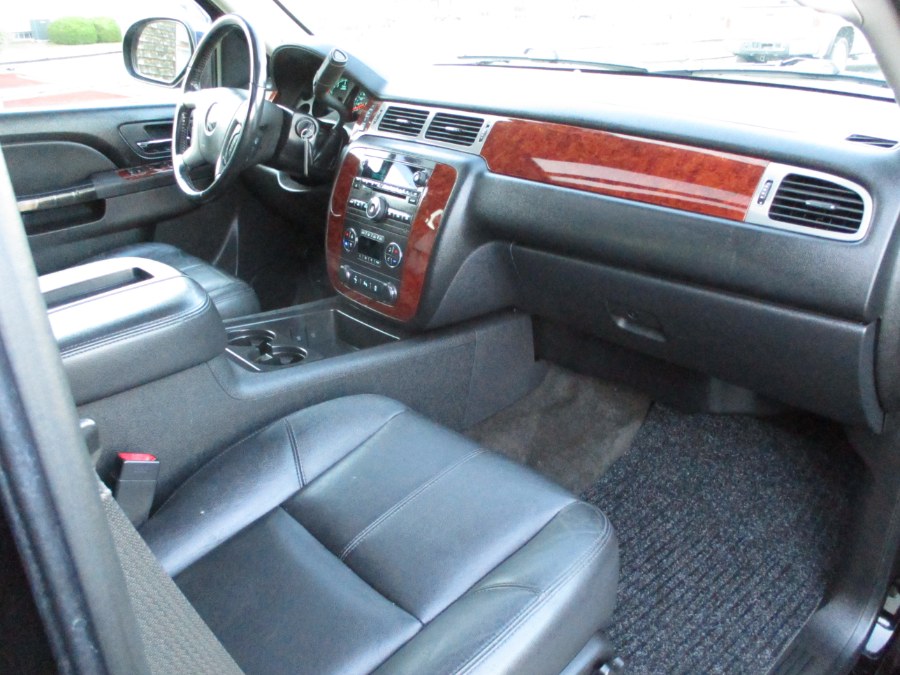 2013 Chevrolet Avalanche 4WD Crew Cab LT, available for sale in Suffield, Connecticut | Suffield Auto Sales. Suffield, Connecticut 2013 Chevrolet Avalanche 4WD Crew Cab LT, available for sale in Suffield, Connecticut | Suffield Auto Sales. Suffield, Connecticut
