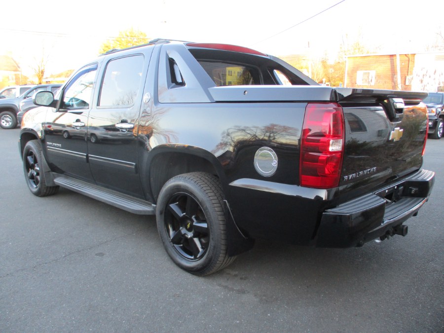 Used Chevrolet Avalanche 4WD Crew Cab LT 2013 | Suffield Auto Sales. Suffield, Connecticut