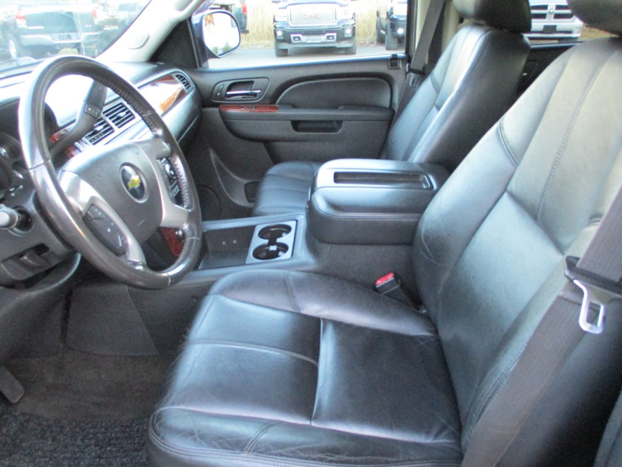 2013 Chevrolet Avalanche 4WD Crew Cab LT, available for sale in Suffield, Connecticut | Suffield Auto Sales. Suffield, Connecticut 2013 Chevrolet Avalanche 4WD Crew Cab LT, available for sale in Suffield, Connecticut | Suffield Auto Sales. Suffield, Connecticut
