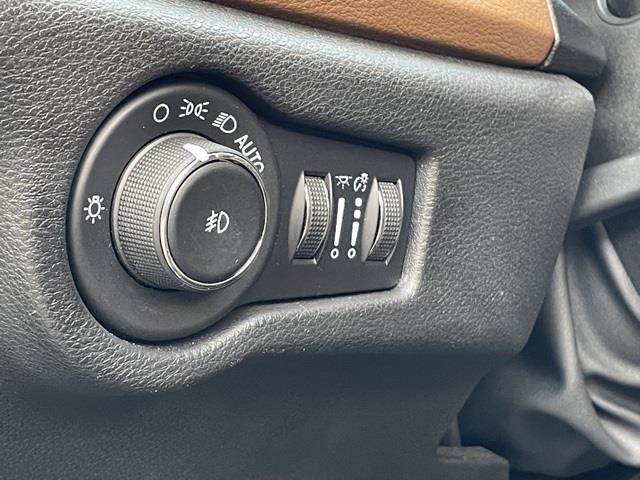 Used Chrysler Pacifica Hybrid Limited 2021 | Blasius Federal Road. Brookfield, Connecticut Used Chrysler Pacifica Hybrid Limited 2021 | Blasius Federal Road. Brookfield, Connecticut