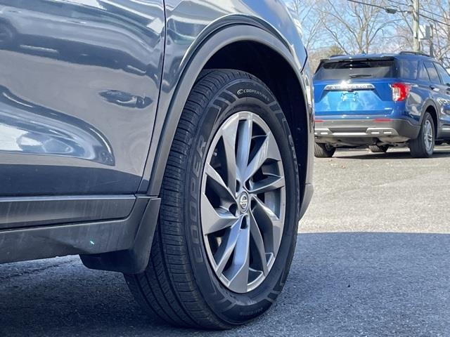 Used Nissan Rogue SL 2016 | Blasius Federal Road. Brookfield, Connecticut Used Nissan Rogue SL 2016 | Blasius Federal Road. Brookfield, Connecticut