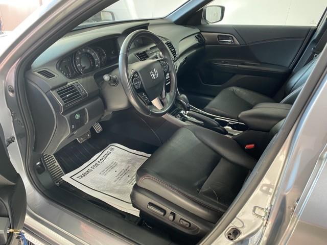 Used Honda Accord Sedan Sport SE 2017 | Queens Auto Mall. Richmond Hill, New York Used Honda Accord Sedan Sport SE 2017 | Queens Auto Mall. Richmond Hill, New York