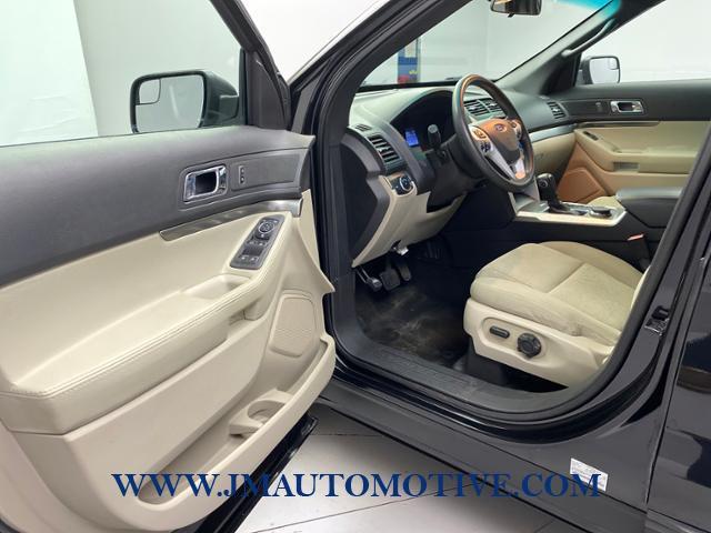 2015 Ford Explorer 4WD 4dr Base, available for sale in Naugatuck, Connecticut | J&M Automotive Sls&Svc LLC. Naugatuck, Connecticut 2015 Ford Explorer 4WD 4dr Base, available for sale in Naugatuck, Connecticut | J&M Automotive Sls&Svc LLC. Naugatuck, Connecticut