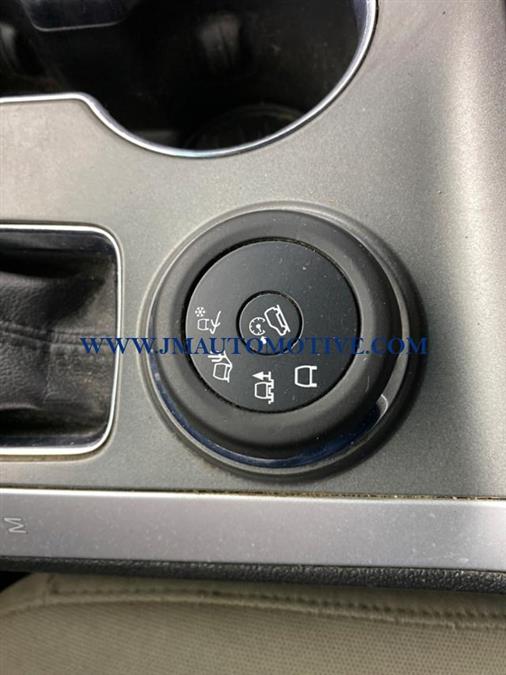 2015 Ford Explorer 4WD 4dr Base, available for sale in Naugatuck, Connecticut | J&M Automotive Sls&Svc LLC. Naugatuck, Connecticut 2015 Ford Explorer 4WD 4dr Base, available for sale in Naugatuck, Connecticut | J&M Automotive Sls&Svc LLC. Naugatuck, Connecticut