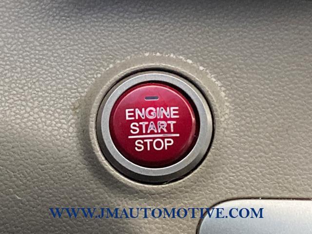 2016 Honda Odyssey 5dr SE, available for sale in Naugatuck, Connecticut | J&M Automotive Sls&Svc LLC. Naugatuck, Connecticut 2016 Honda Odyssey 5dr SE, available for sale in Naugatuck, Connecticut | J&M Automotive Sls&Svc LLC. Naugatuck, Connecticut