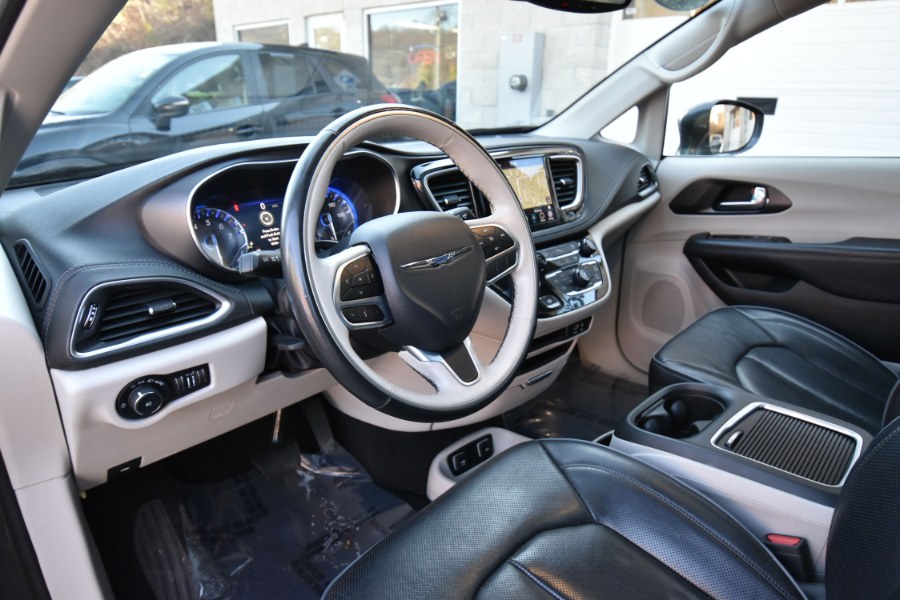 Used Chrysler Pacifica Limited 2020 | Highline Car Connection. Waterbury, Connecticut Used Chrysler Pacifica Limited 2020 | Highline Car Connection. Waterbury, Connecticut