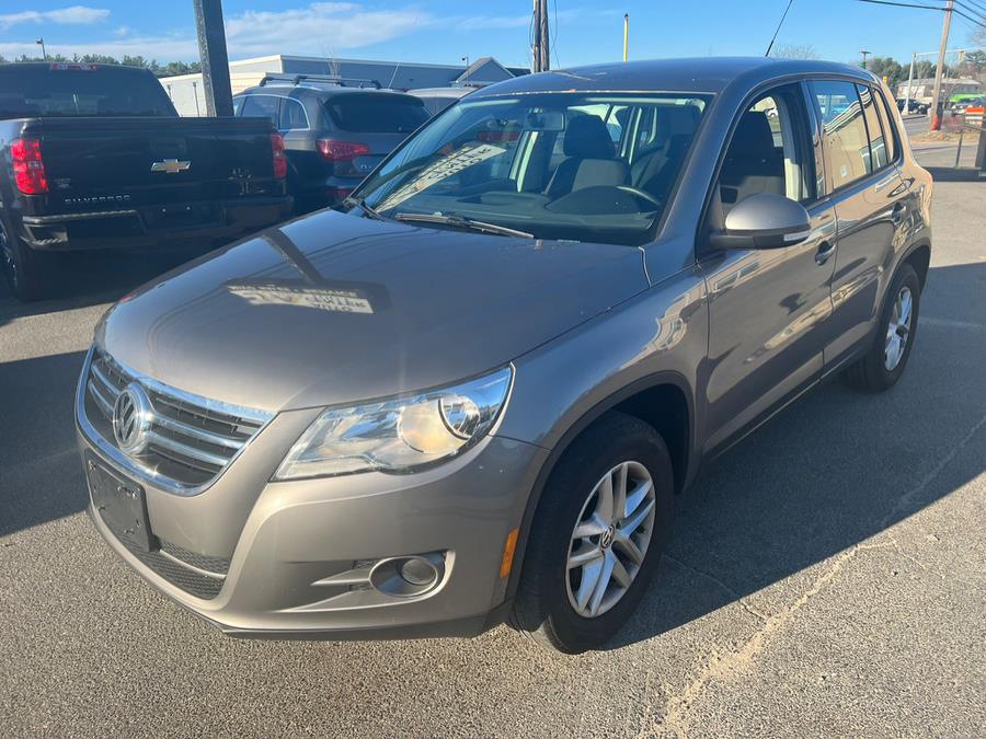 2011 Volkswagen Tiguan 4WD 4dr SE 4Motion wSunroof & Navi, available for sale in Raynham, Massachusetts | J & A Auto Center. Raynham, Massachusetts 2011 Volkswagen Tiguan 4WD 4dr SE 4Motion wSunroof & Navi, available for sale in Raynham, Massachusetts | J & A Auto Center. Raynham, Massachusetts