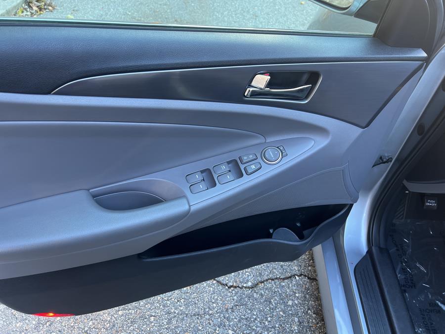 2014 Hyundai Sonata Hybrid 4dr Sdn, available for sale in New London, Connecticut | TJ Motors. New London, Connecticut 2014 Hyundai Sonata Hybrid 4dr Sdn, available for sale in New London, Connecticut | TJ Motors. New London, Connecticut