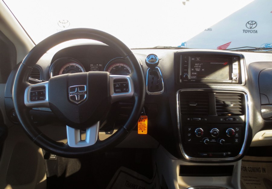 2016 Dodge Grand Caravan 4dr Wgn SXT, available for sale in Santa Ana, California | Auto Max Of Santa Ana. Santa Ana, California 2016 Dodge Grand Caravan 4dr Wgn SXT, available for sale in Santa Ana, California | Auto Max Of Santa Ana. Santa Ana, California