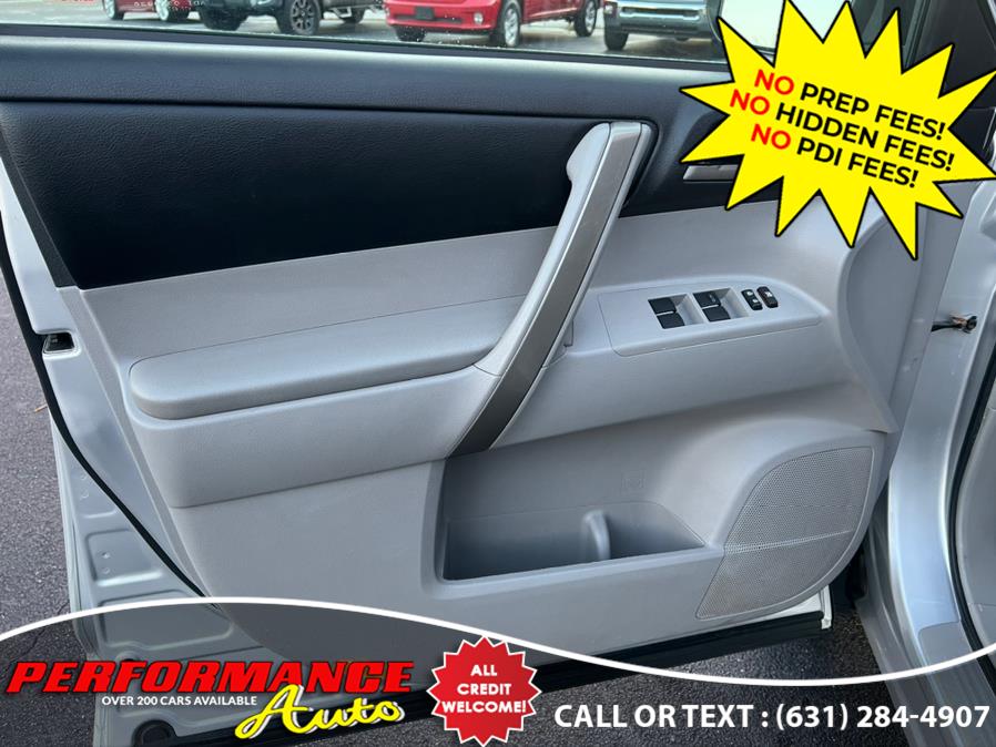 2011 Toyota Highlander 4WD 4dr V6 SE (Natl), available for sale in Bohemia, New York | Performance Auto Inc. Bohemia, New York 2011 Toyota Highlander 4WD 4dr V6 SE (Natl), available for sale in Bohemia, New York | Performance Auto Inc. Bohemia, New York