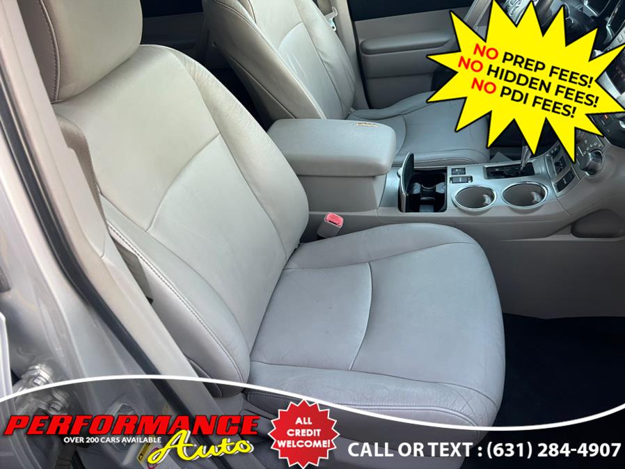 2011 Toyota Highlander 4WD 4dr V6 SE (Natl), available for sale in Bohemia, New York | Performance Auto Inc. Bohemia, New York 2011 Toyota Highlander 4WD 4dr V6 SE (Natl), available for sale in Bohemia, New York | Performance Auto Inc. Bohemia, New York