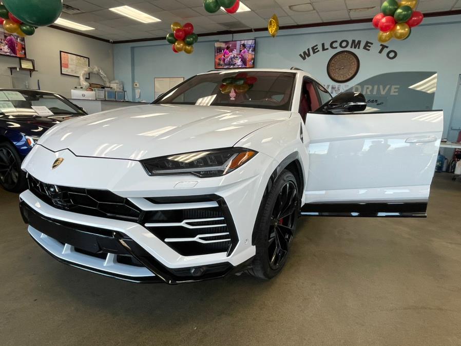 Used Lamborghini Urus Pearl Capsule AWD 2021 | 5 Towns Drive. Inwood, New York Used Lamborghini Urus Pearl Capsule AWD 2021 | 5 Towns Drive. Inwood, New York