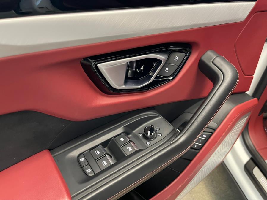 Used Lamborghini Urus Pearl Capsule AWD 2021 | 5 Towns Drive. Inwood, New York Used Lamborghini Urus Pearl Capsule AWD 2021 | 5 Towns Drive. Inwood, New York