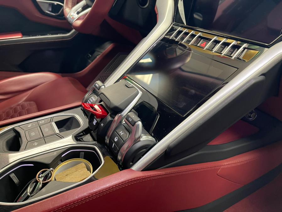 Used Lamborghini Urus Pearl Capsule AWD 2021 | 5 Towns Drive. Inwood, New York Used Lamborghini Urus Pearl Capsule AWD 2021 | 5 Towns Drive. Inwood, New York