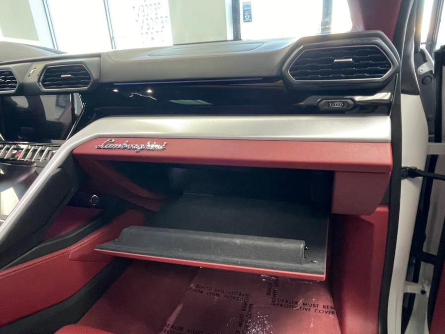 Used Lamborghini Urus Pearl Capsule AWD 2021 | 5 Towns Drive. Inwood, New York Used Lamborghini Urus Pearl Capsule AWD 2021 | 5 Towns Drive. Inwood, New York