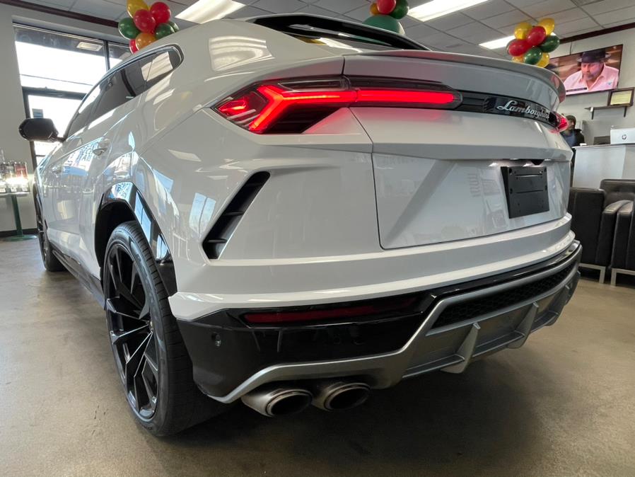 Used Lamborghini Urus Pearl Capsule AWD 2021 | 5 Towns Drive. Inwood, New York Used Lamborghini Urus Pearl Capsule AWD 2021 | 5 Towns Drive. Inwood, New York