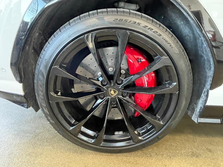 Used Lamborghini Urus Pearl Capsule AWD 2021 | 5 Towns Drive. Inwood, New York Used Lamborghini Urus Pearl Capsule AWD 2021 | 5 Towns Drive. Inwood, New York