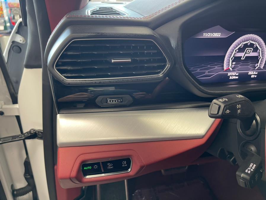 Used Lamborghini Urus Pearl Capsule AWD 2021 | 5 Towns Drive. Inwood, New York Used Lamborghini Urus Pearl Capsule AWD 2021 | 5 Towns Drive. Inwood, New York
