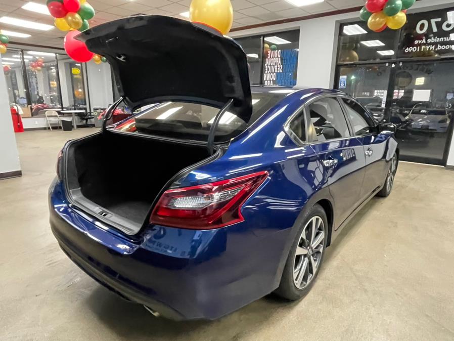 2017 Nissan Altima 2017.5 2.5 SV Sedan, available for sale in Inwood, New York | 5 Towns Drive. Inwood, New York 2017 Nissan Altima 2017.5 2.5 SV Sedan, available for sale in Inwood, New York | 5 Towns Drive. Inwood, New York