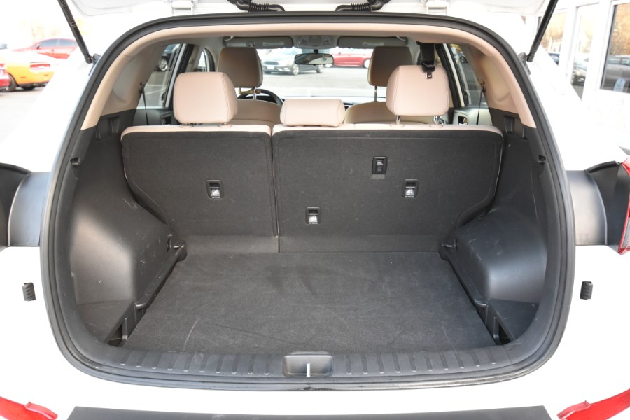 Used Hyundai Tucson SE AWD 2018 | Highline Car Connection. Waterbury, Connecticut Used Hyundai Tucson SE AWD 2018 | Highline Car Connection. Waterbury, Connecticut