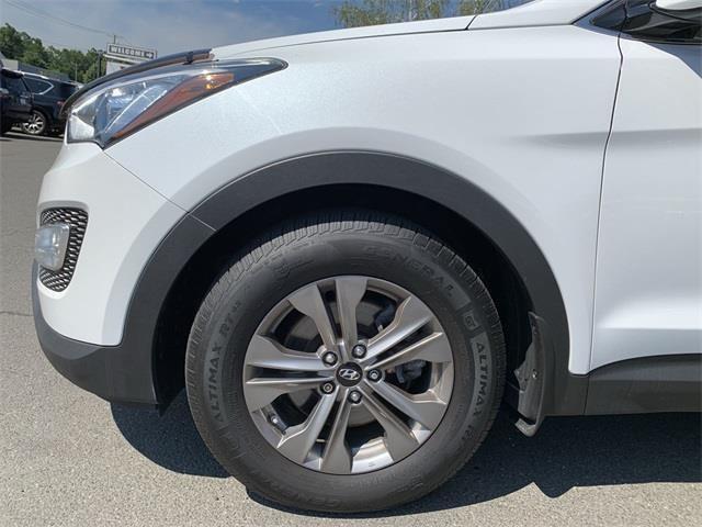 2016 Hyundai Santa Fe Sport 2.4 Base, available for sale in Stratford, Connecticut | Wiz Leasing Inc. Stratford, Connecticut 2016 Hyundai Santa Fe Sport 2.4 Base, available for sale in Stratford, Connecticut | Wiz Leasing Inc. Stratford, Connecticut