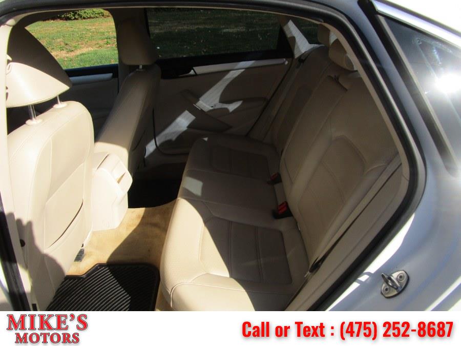 2012 Volkswagen Passat 4dr Sdn 2.5L Auto SE PZEV, available for sale in Stratford, Connecticut | Mike's Motors LLC. Stratford, Connecticut 2012 Volkswagen Passat 4dr Sdn 2.5L Auto SE PZEV, available for sale in Stratford, Connecticut | Mike's Motors LLC. Stratford, Connecticut