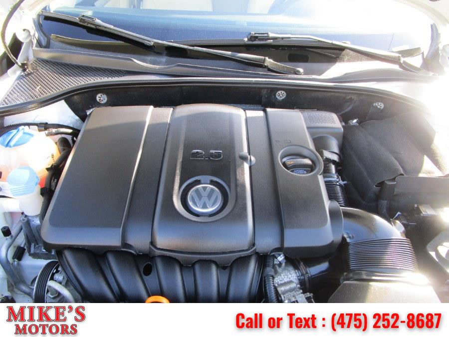 2012 Volkswagen Passat 4dr Sdn 2.5L Auto SE PZEV, available for sale in Stratford, Connecticut | Mike's Motors LLC. Stratford, Connecticut 2012 Volkswagen Passat 4dr Sdn 2.5L Auto SE PZEV, available for sale in Stratford, Connecticut | Mike's Motors LLC. Stratford, Connecticut