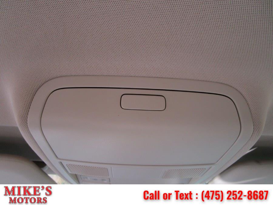 2012 Volkswagen Passat 4dr Sdn 2.5L Auto SE PZEV, available for sale in Stratford, Connecticut | Mike's Motors LLC. Stratford, Connecticut 2012 Volkswagen Passat 4dr Sdn 2.5L Auto SE PZEV, available for sale in Stratford, Connecticut | Mike's Motors LLC. Stratford, Connecticut