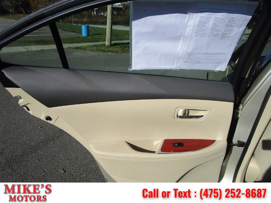 Used Lexus ES 350 4dr Sdn 2012 | Mike's Motors LLC. Stratford, Connecticut Used Lexus ES 350 4dr Sdn 2012 | Mike's Motors LLC. Stratford, Connecticut