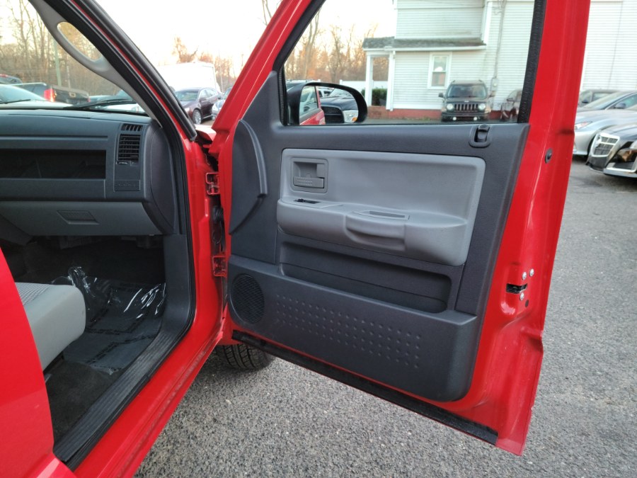 2008 Dodge Dakota 4WD Crew Cab SLT 4.7 V8, available for sale in East Windsor, Connecticut | Toro Auto. East Windsor, Connecticut 2008 Dodge Dakota 4WD Crew Cab SLT 4.7 V8, available for sale in East Windsor, Connecticut | Toro Auto. East Windsor, Connecticut