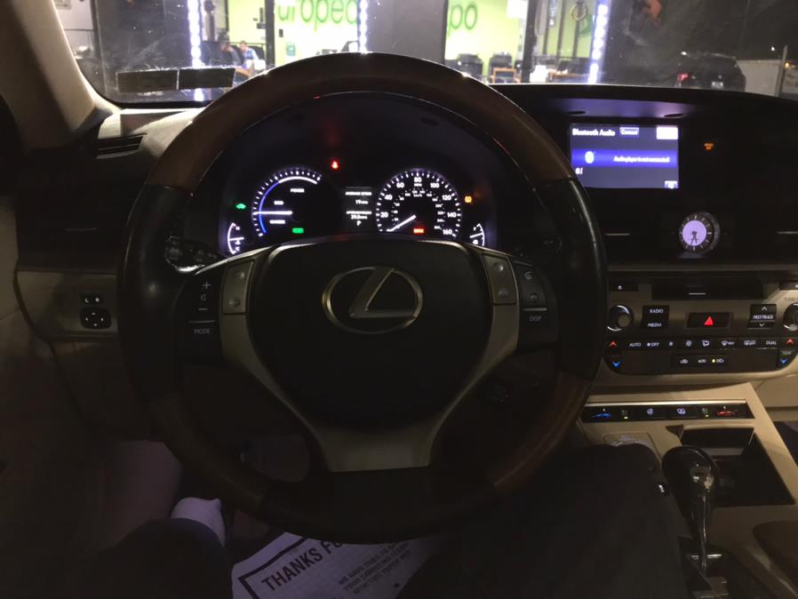 Used Lexus ES 300h 4dr Sdn Hybrid 2013 | European Auto Expo. Lodi, New Jersey Used Lexus ES 300h 4dr Sdn Hybrid 2013 | European Auto Expo. Lodi, New Jersey
