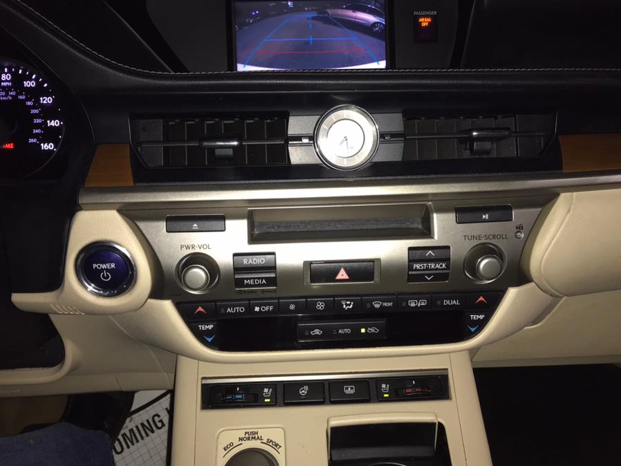 Used Lexus ES 300h 4dr Sdn Hybrid 2013 | European Auto Expo. Lodi, New Jersey Used Lexus ES 300h 4dr Sdn Hybrid 2013 | European Auto Expo. Lodi, New Jersey