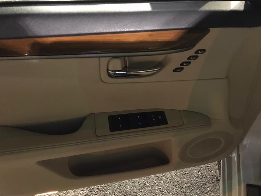 Used Lexus ES 300h 4dr Sdn Hybrid 2013 | European Auto Expo. Lodi, New Jersey Used Lexus ES 300h 4dr Sdn Hybrid 2013 | European Auto Expo. Lodi, New Jersey