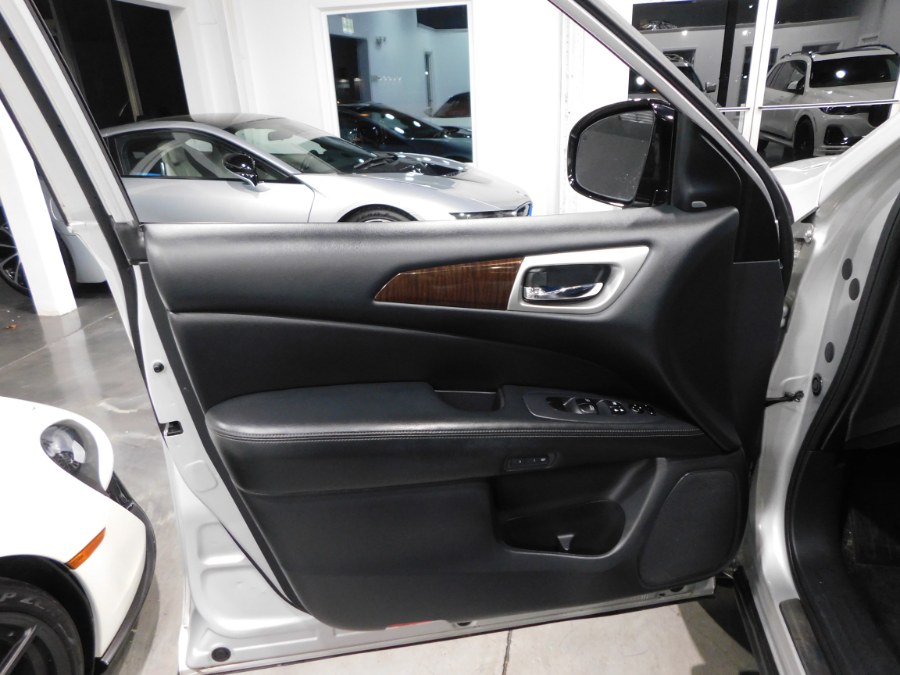 2016 Nissan Pathfinder 4WD 4dr SV, available for sale in Lodi, New Jersey | Auto Gallery. Lodi, New Jersey 2016 Nissan Pathfinder 4WD 4dr SV, available for sale in Lodi, New Jersey | Auto Gallery. Lodi, New Jersey