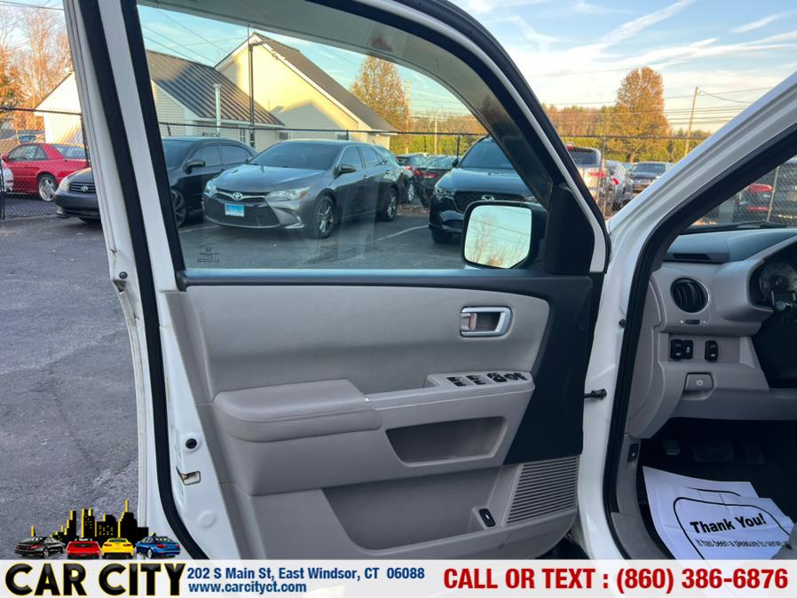 2015 Honda Pilot 4WD 4dr SE, available for sale in East Windsor, Connecticut | Car City LLC. East Windsor, Connecticut 2015 Honda Pilot 4WD 4dr SE, available for sale in East Windsor, Connecticut | Car City LLC. East Windsor, Connecticut