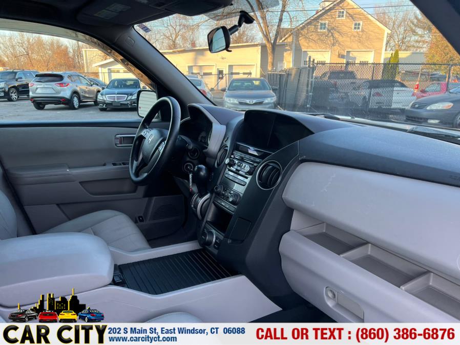 2015 Honda Pilot 4WD 4dr SE, available for sale in East Windsor, Connecticut | Car City LLC. East Windsor, Connecticut 2015 Honda Pilot 4WD 4dr SE, available for sale in East Windsor, Connecticut | Car City LLC. East Windsor, Connecticut