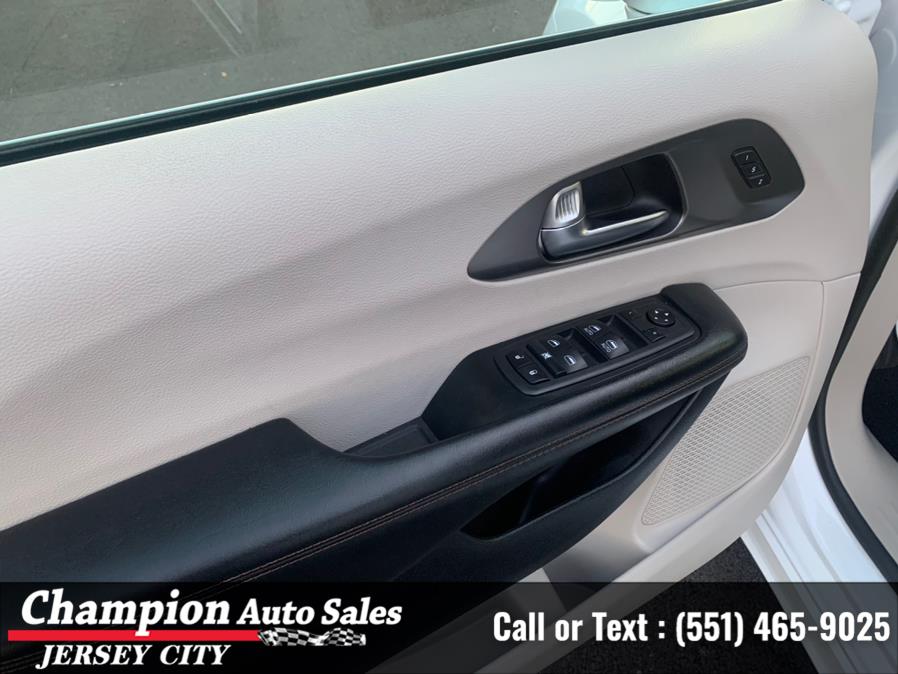 Used Chrysler Pacifica Touring L FWD 2020 | Champion Auto Sales of JC. Jersey City, New Jersey Used Chrysler Pacifica Touring L FWD 2020 | Champion Auto Sales of JC. Jersey City, New Jersey