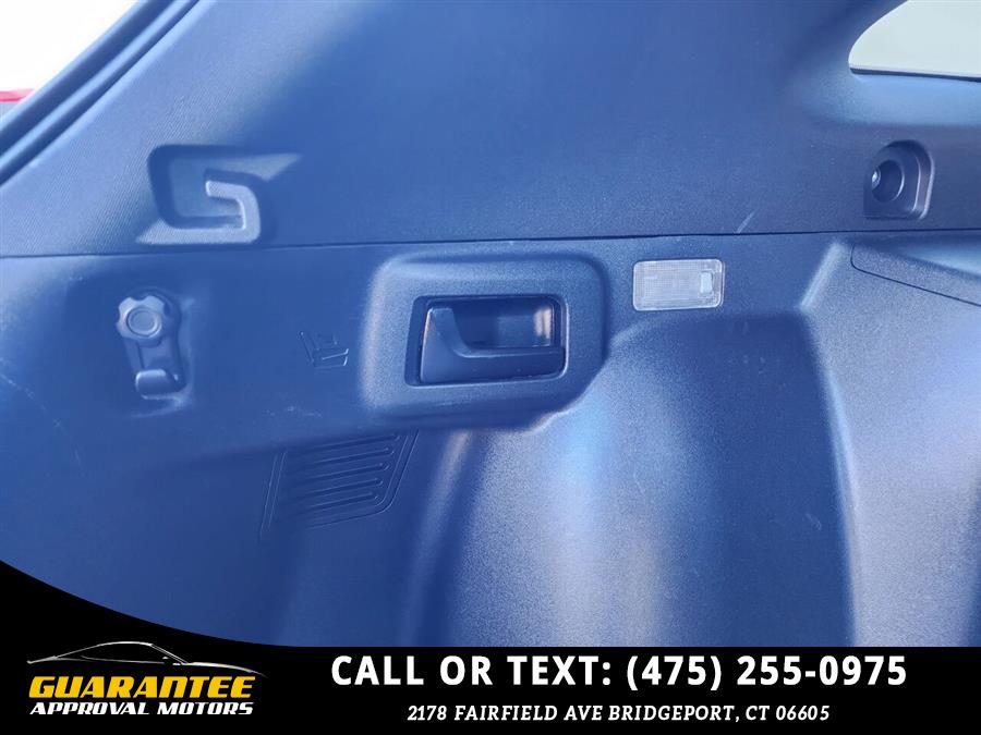 Used Toyota Venza XLE AWD 4cyl 4dr Crossover 2014 | Guarantee Approval Motors. Bridgeport, Connecticut Used Toyota Venza XLE AWD 4cyl 4dr Crossover 2014 | Guarantee Approval Motors. Bridgeport, Connecticut