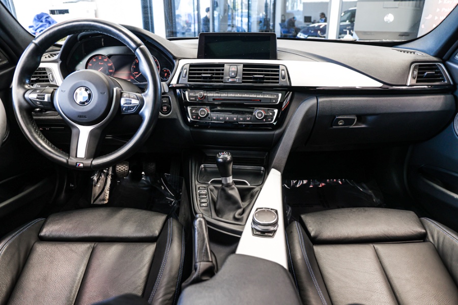 Used BMW 3 Series 340i xDrive Sedan 2018 | 26 Motors Long Island. ELMONT, New York Used BMW 3 Series 340i xDrive Sedan 2018 | 26 Motors Long Island. ELMONT, New York