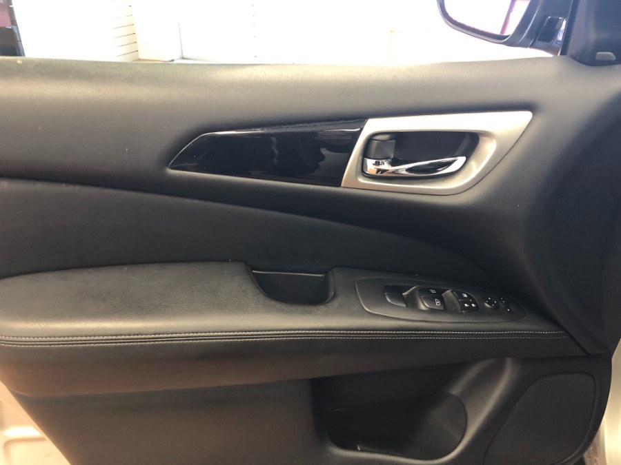 2019 Nissan Pathfinder 4x4 Sv, available for sale in Suffern, New York | Rockland Motor Sport. Suffern, New York 2019 Nissan Pathfinder 4x4 Sv, available for sale in Suffern, New York | Rockland Motor Sport. Suffern, New York