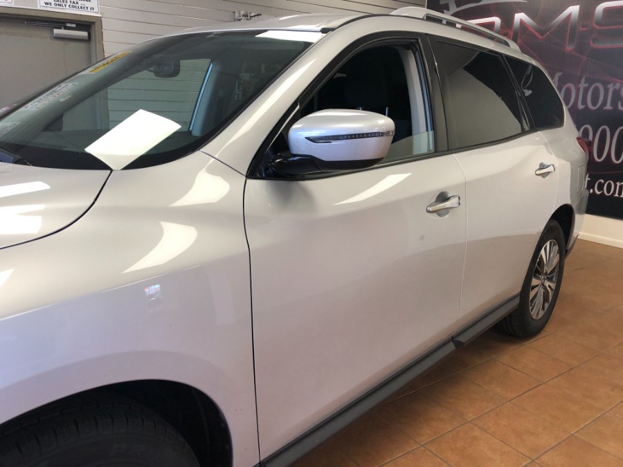 2019 Nissan Pathfinder 4x4 Sv, available for sale in Suffern, New York | Rockland Motor Sport. Suffern, New York 2019 Nissan Pathfinder 4x4 Sv, available for sale in Suffern, New York | Rockland Motor Sport. Suffern, New York